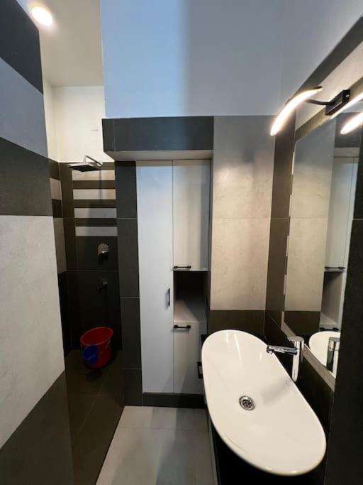 Villa amenities WiFi parking Kerala